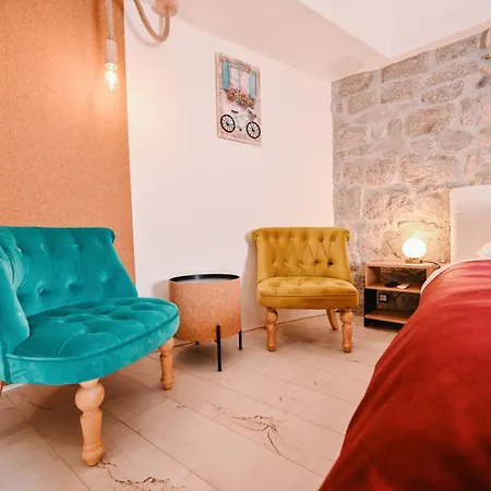 Nyaraló The House
